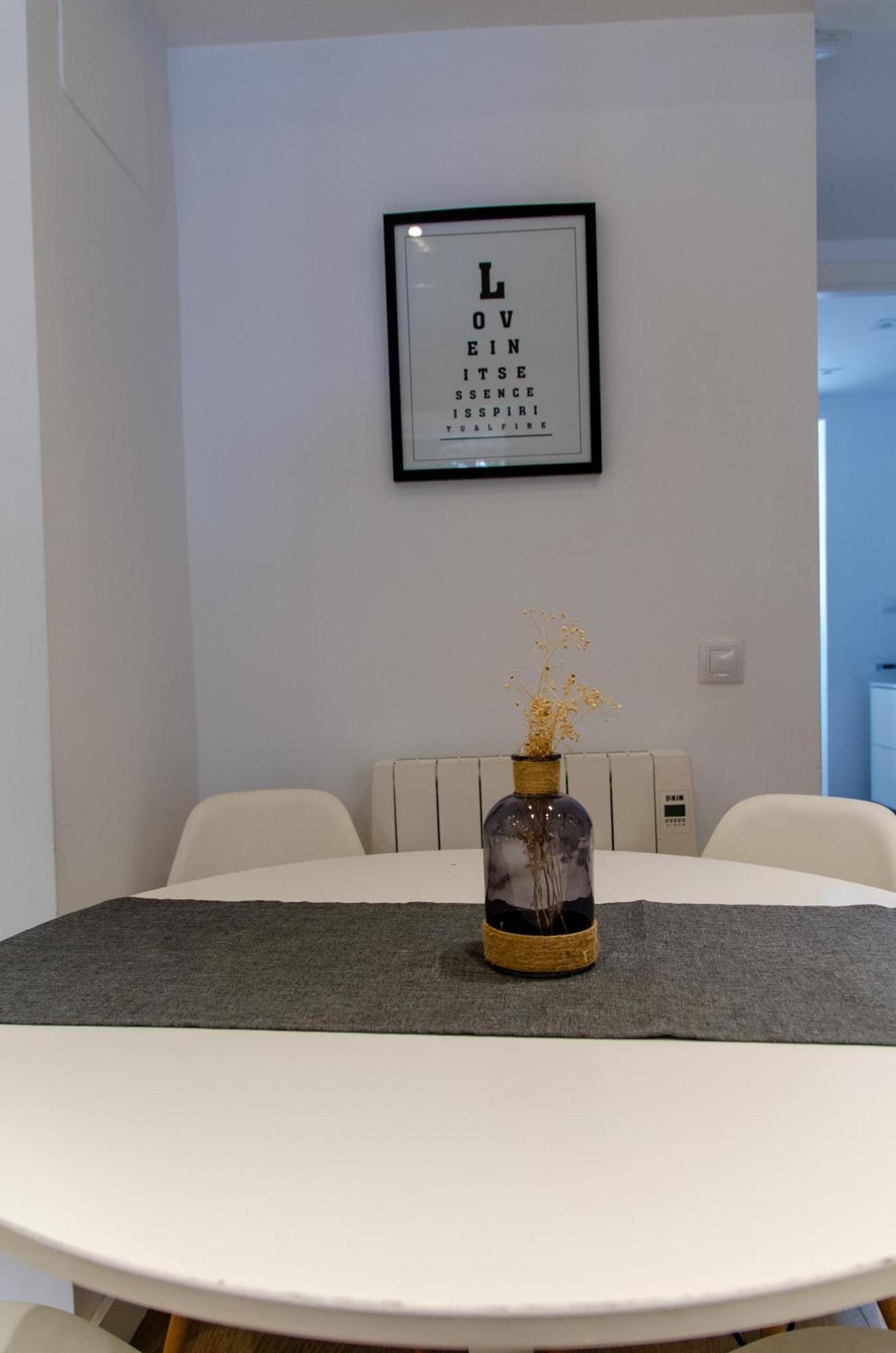 Apartamento Moderno En Triana 2 Dormitorios Y Aire Acondicionado Sevilla Exteriör bild