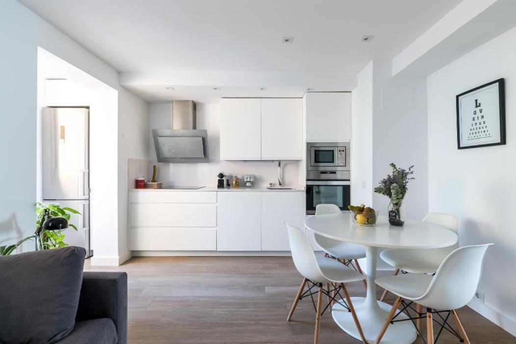 Apartamento Moderno En Triana 2 Dormitorios Y Aire Acondicionado Sevilla Exteriör bild